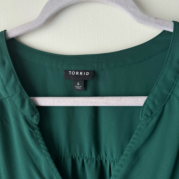 Torrid | Emerald Green Harper Georgette Button Front Popover Blouse | 4X - Picture 8 of 11